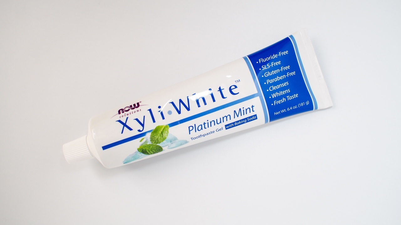 ナウフーズ キシリホワイトは研磨剤不使用の安心な歯磨き粉